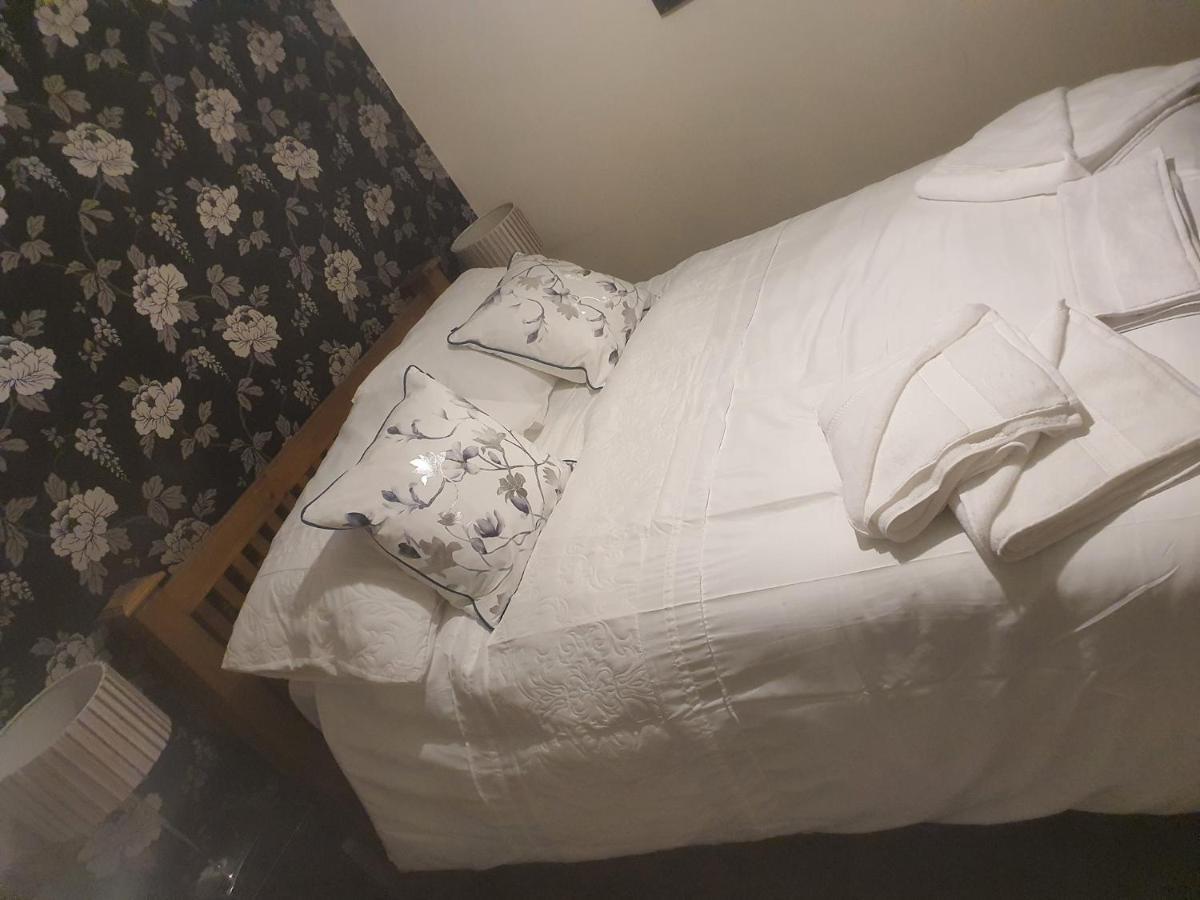ホテル The Swan @ Stoford エクステリア 写真 A futon