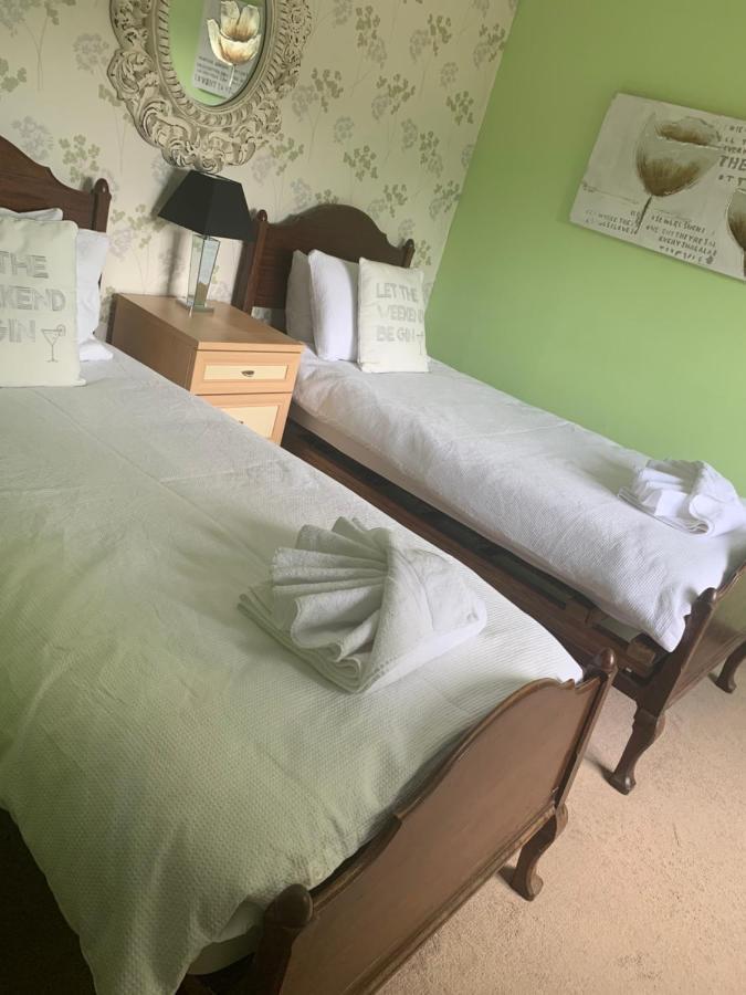 ホテル The Swan @ Stoford エクステリア 写真 A hospital bed